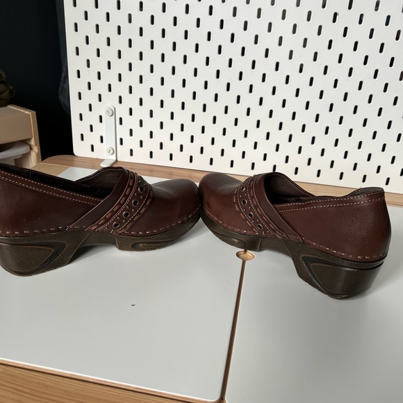Sofft Brown Leather Buckle Clogs - Picture 6 of 10